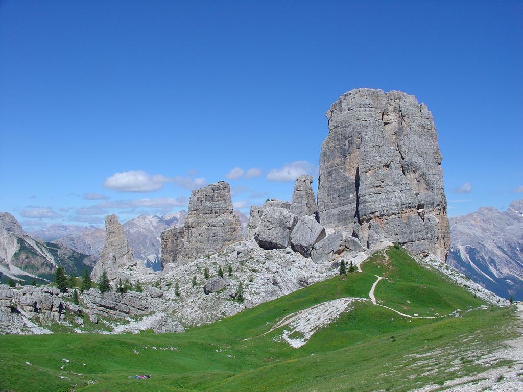 Daniela Apartment Cortina d'Ampezzo Bagian luar foto